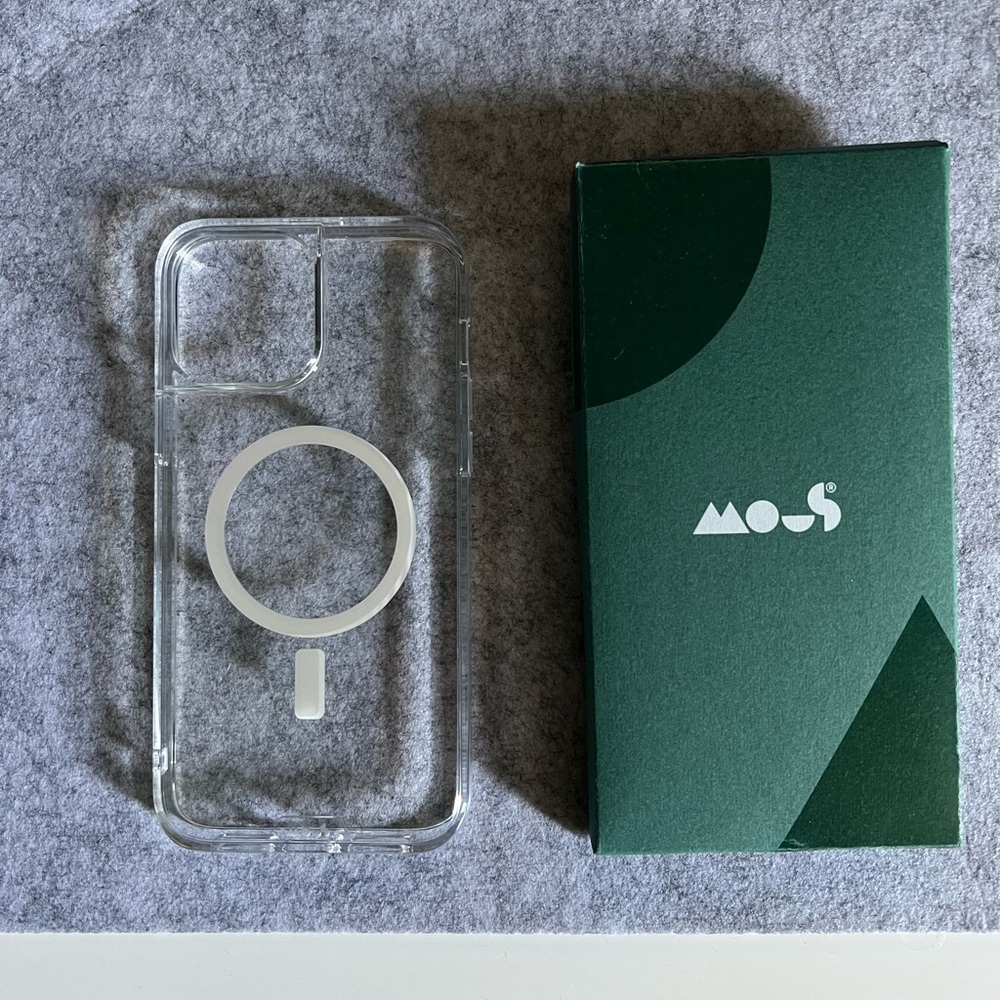 Brand New iphone 13 pro max MOUS clear case magsafe compatible